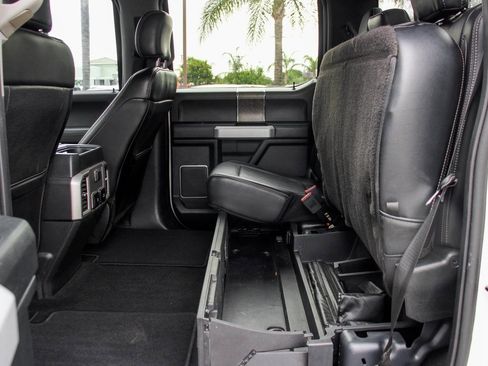 Used 2019 Ford F250 Lariat w/ Chrome Package image 37