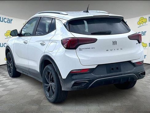 Used 2024 Buick Encore GX Sport Touring image 4