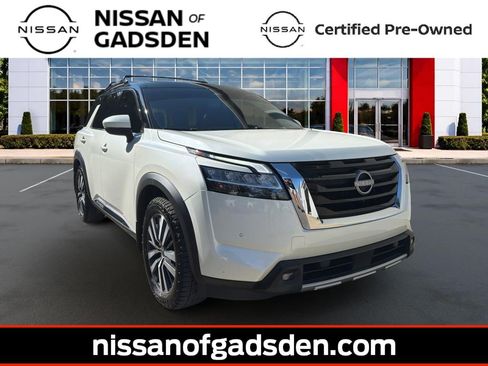 Certified 2022 Nissan Pathfinder Platinum w/ Cargo Package AWD/4WD image 1
