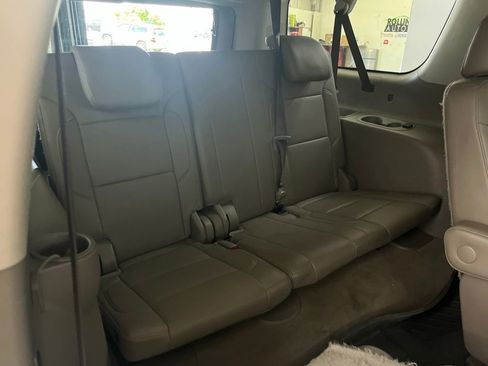 Used 2019 Chevrolet Suburban Premier AWD/4WD image 18