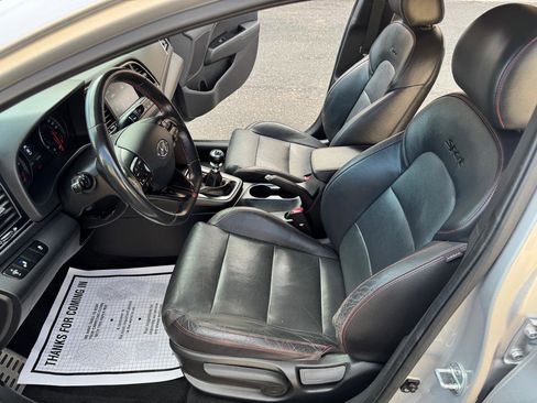 Used 2018 Hyundai Elantra Sport image 12