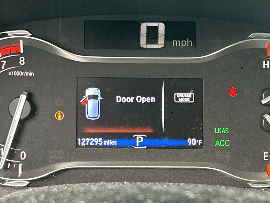 Used 2017 Honda Pilot Touring image 7