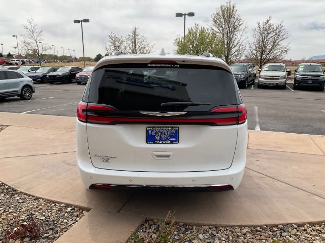 Used 2021 Chrysler Pacifica Touring-L FWD image 8