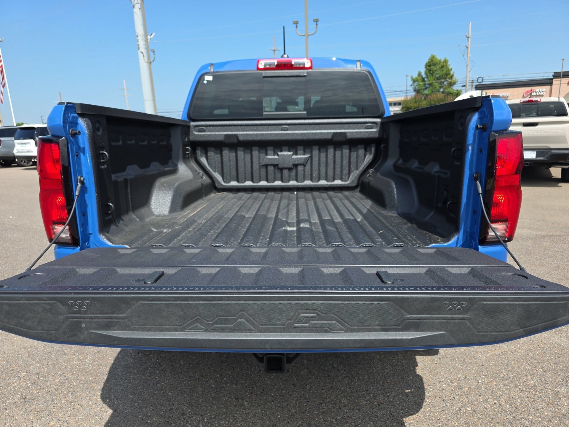 New 2026 Chevrolet Colorado ZR2 w/ Technology Package AWD/4WD image 13