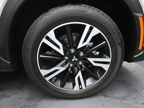 Used 2024 Mitsubishi Eclipse Cross SE image 30