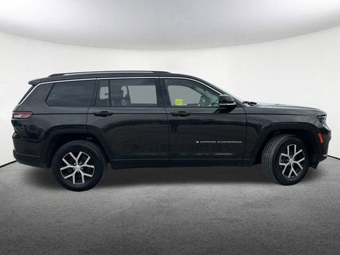 Used 2023 Jeep Grand Cherokee L Limited AWD/4WD image 18