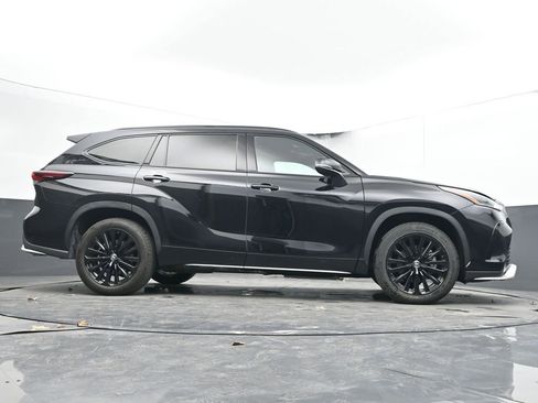 Used 2025 Toyota Highlander XSE image 34
