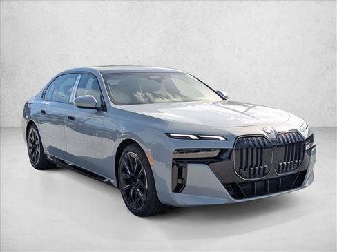New 2026 BMW 740i image 6