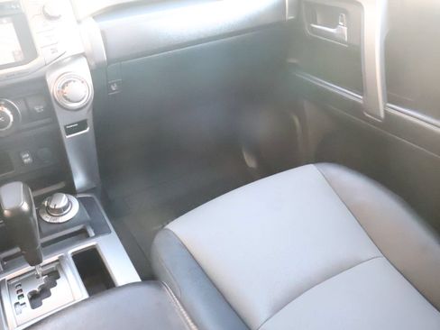 Used 2016 Toyota 4Runner SR5 Premium AWD/4WD image 29