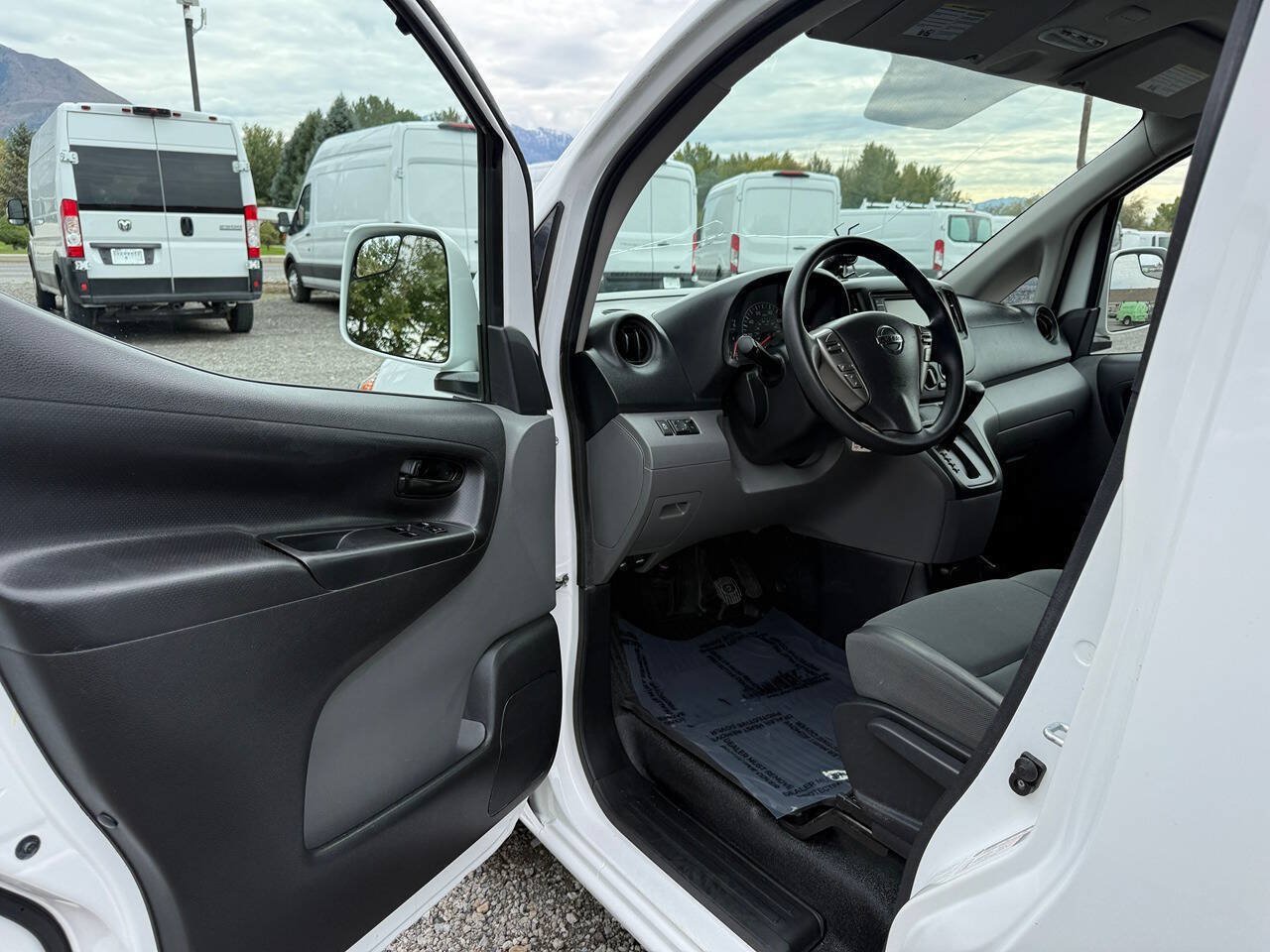 Used 2020 Nissan NV200 SV FWD image 12