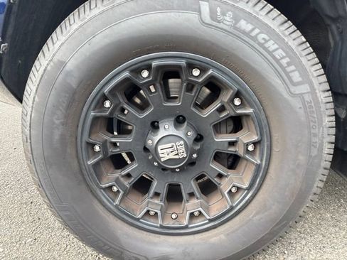 Used 2018 Toyota 4Runner SR5 Premium AWD/4WD image 11