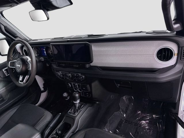 Used 2024 Jeep Wrangler Unlimited Sahara AWD/4WD image 27