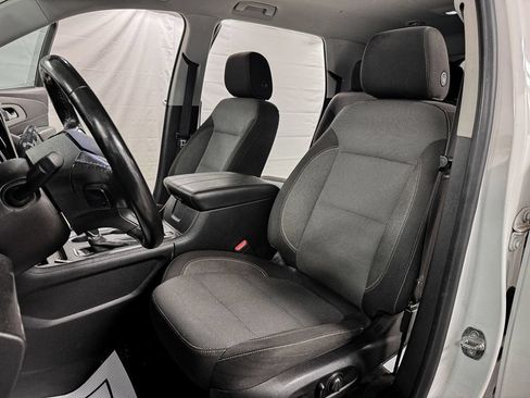Used 2019 Chevrolet Traverse LT FWD image 9