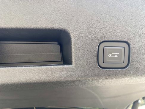 New 2026 Chevrolet Traverse LT w/ LPO, Floor Liner Package FWD image 10