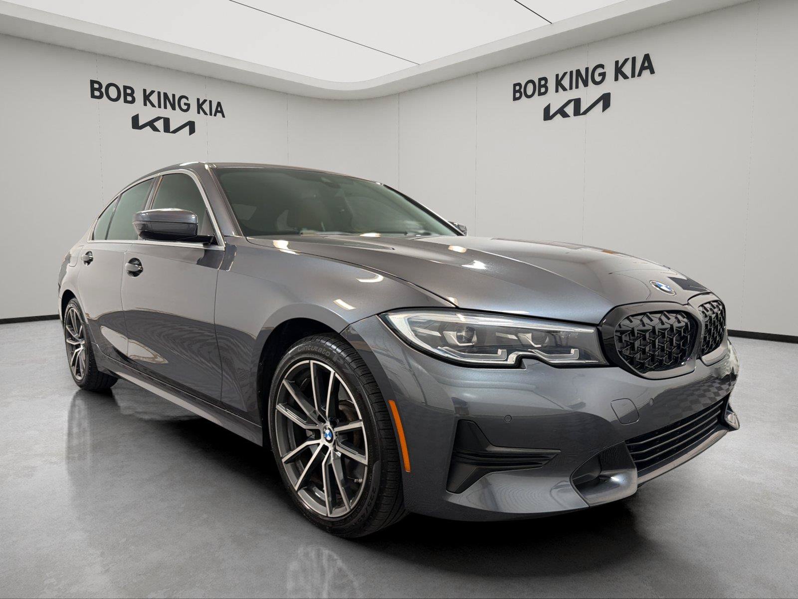 Used 2022 BMW 330i Sedan w/ Premium Package 2 RWD image 7