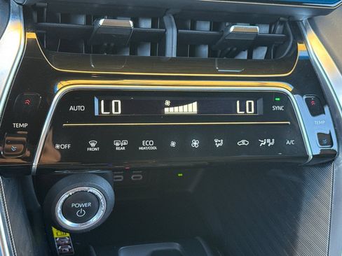 Certified 2023 Toyota Venza XLE AWD/4WD image 25