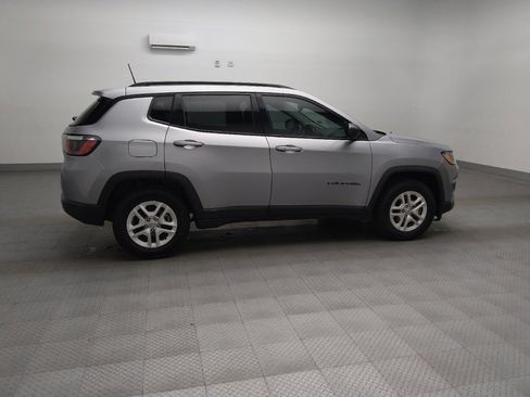 Used 2018 Jeep Compass Sport w/ Tech Group image 10
