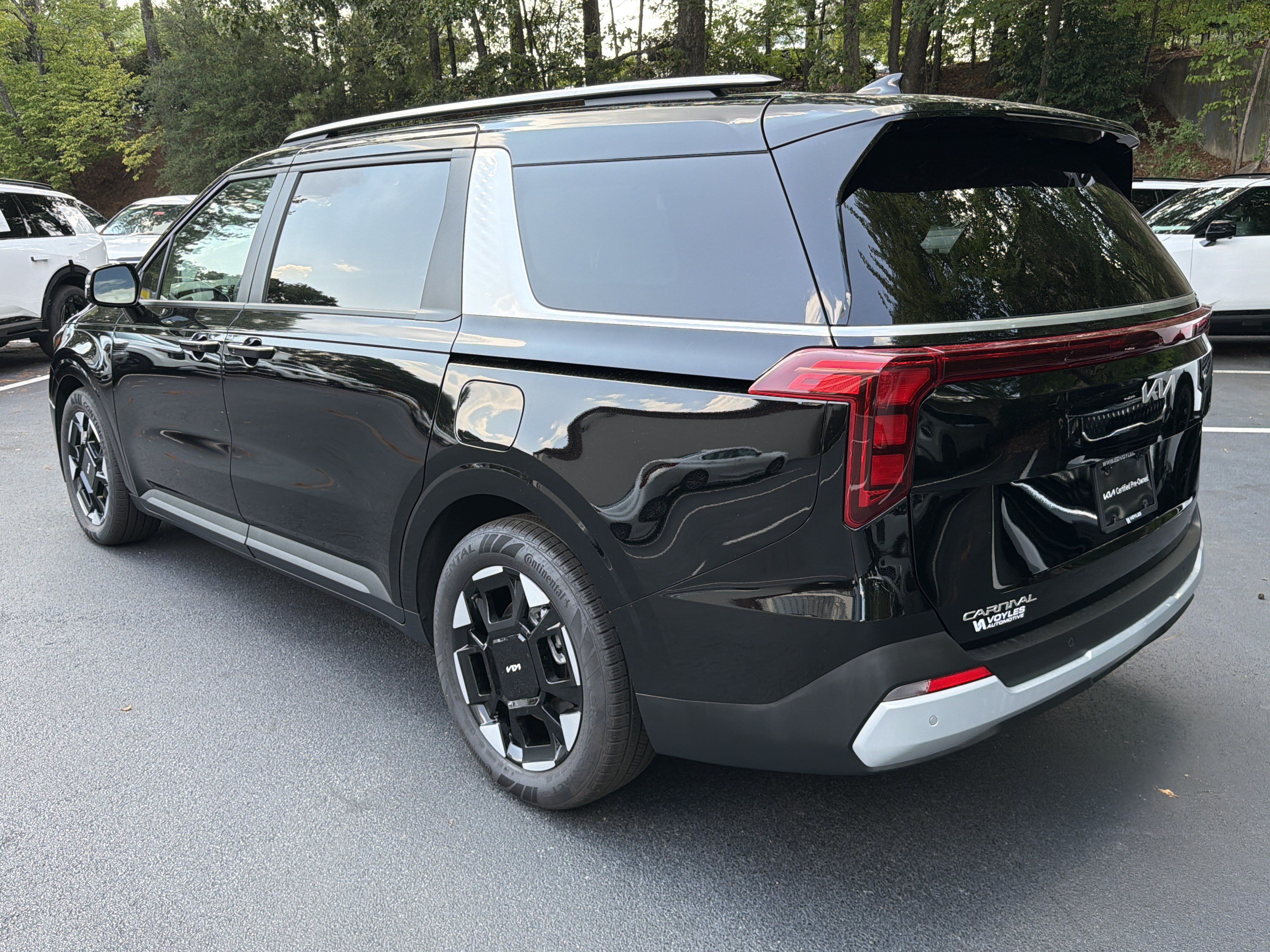 Certified 2026 Kia Carnival EX FWD image 5