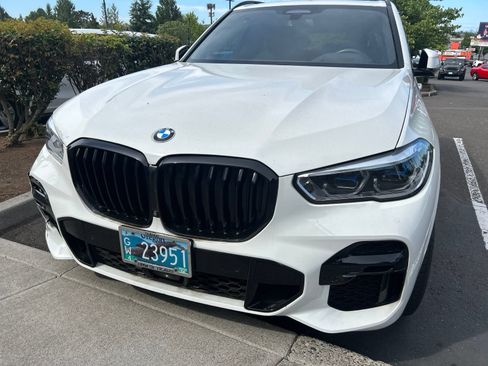 Used 2022 BMW X5 xDrive40i w/ M Sport Package AWD/4WD image 2