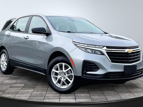 Used 2023 Chevrolet Equinox LS AWD/4WD image 11