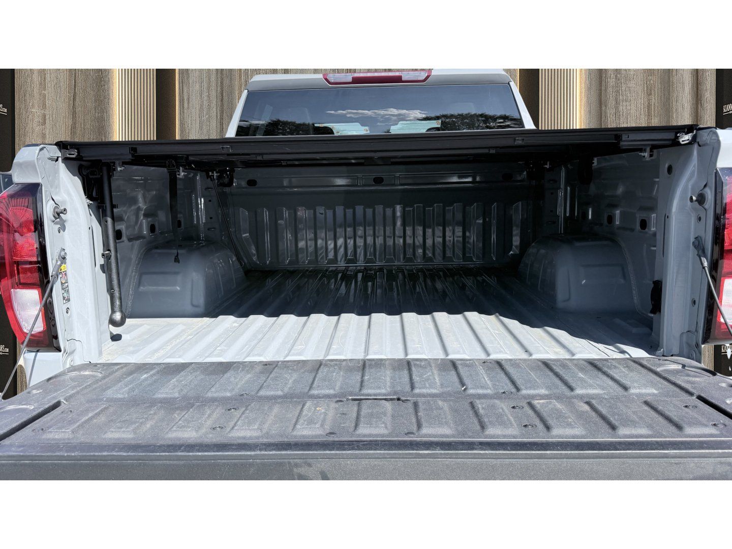 Used 2024 GMC Sierra 1500 Elevation w/ LPO, Elevation Black Package AWD/4WD image 17