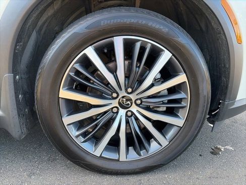 Used 2022 INFINITI QX60 Sensory w/ Cargo Package image 10