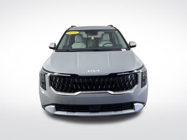 Used 2025 Kia Carnival EX FWD image 17