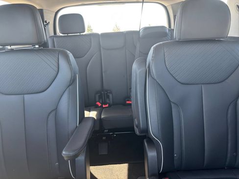 Used 2025 Hyundai Palisade SEL FWD image 42