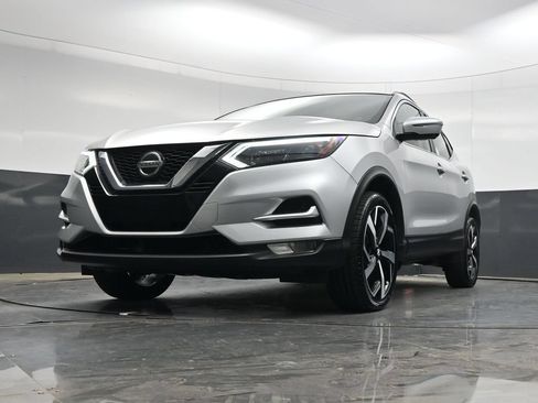 Used 2022 Nissan Rogue Sport SL w/ Premium Package FWD image 32