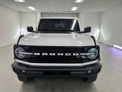 Used 2025 Ford Bronco Outer Banks image 2