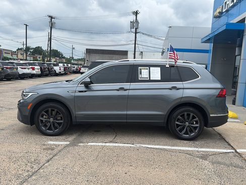 Used 2022 Volkswagen Tiguan SE AWD/4WD image 8