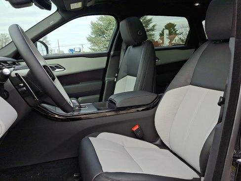 New 2026 Land Rover Range Rover Velar Dynamic SE image 3