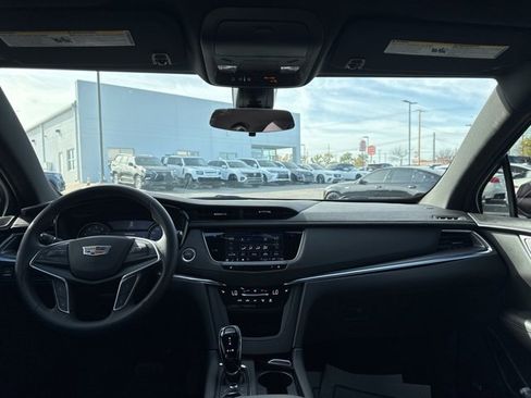 Used 2025 Cadillac XT5 Luxury image 10
