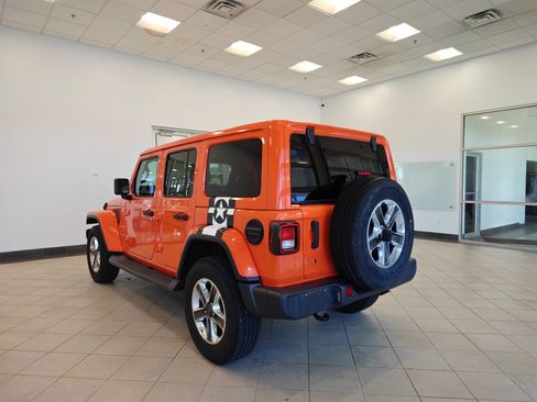 Used 2020 Jeep Wrangler Unlimited Sahara w/ Uconnect 4C Nav & Sound Group AWD/4WD image 5