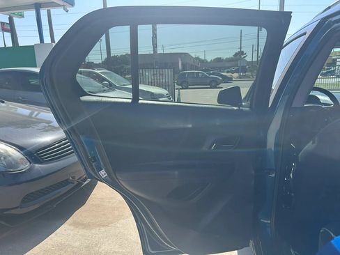 Used 2019 Chevrolet Trax LT w/ LPO, Cargo Package FWD image 18