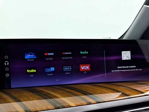 Used 2025 Cadillac Escalade ESV Sport Platinum w/ LPO, ONYX Package image 36