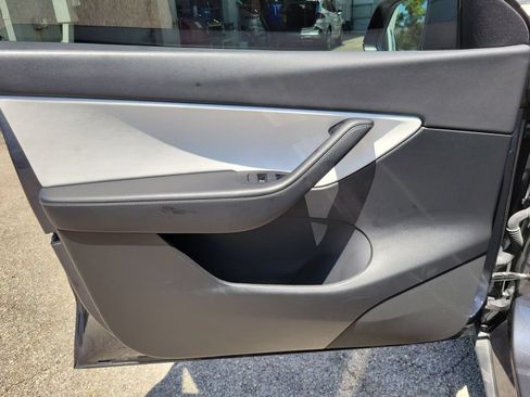 Used 2022 Tesla Model Y Performance AWD/4WD image 15