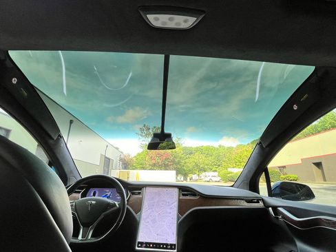 Used 2018 Tesla Model X 75D image 48