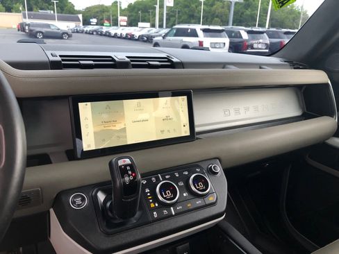 Used 2023 Land Rover Defender 110 SE AWD/4WD image 22