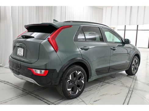 New 2026 Kia Niro Wind FWD image 7