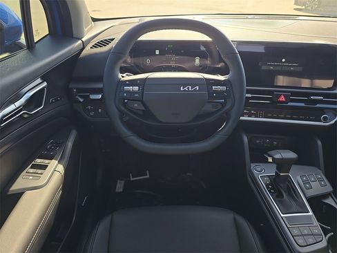 New 2026 Kia Sportage SX image 16