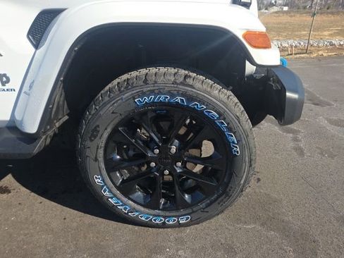 Used 2023 Jeep Wrangler Unlimited Sahara w/ Cold Weather Group image 4