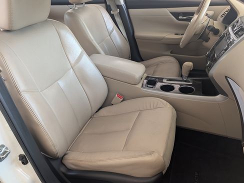 Used 2015 Nissan Altima 3.5 SL FWD image 21