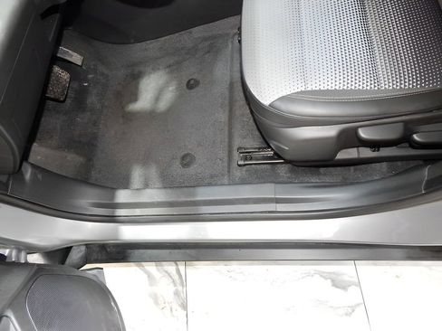 Used 2025 Chevrolet Trax LT w/ LT Convenience Package image 13