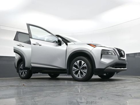 Used 2023 Nissan Rogue SV image 38