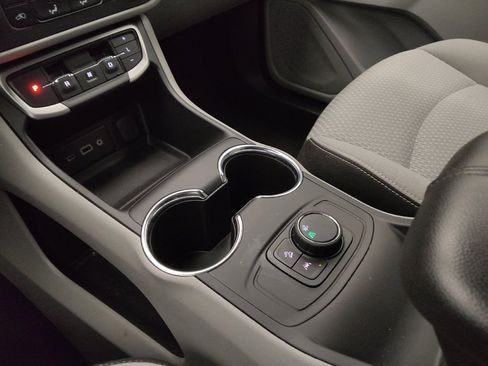 Used 2024 GMC Terrain SLE FWD image 26