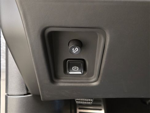 Used 2020 Chevrolet Corvette Stingray Premium Cpe w/ 3LT Preferred Equipment Group image 38