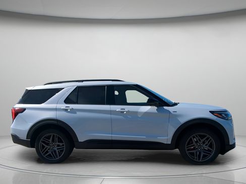 New 2026 Ford Explorer ST-Line image 35