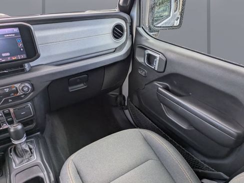 Used 2024 Jeep Wrangler Unlimited AWD/4WD image 16
