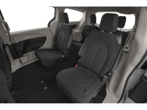 Used 2023 Chrysler Voyager LX FWD image 9